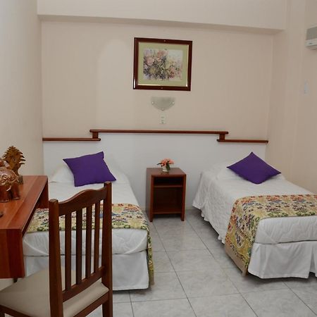Fares Turis Hotel Uruguaiana Bagian luar foto