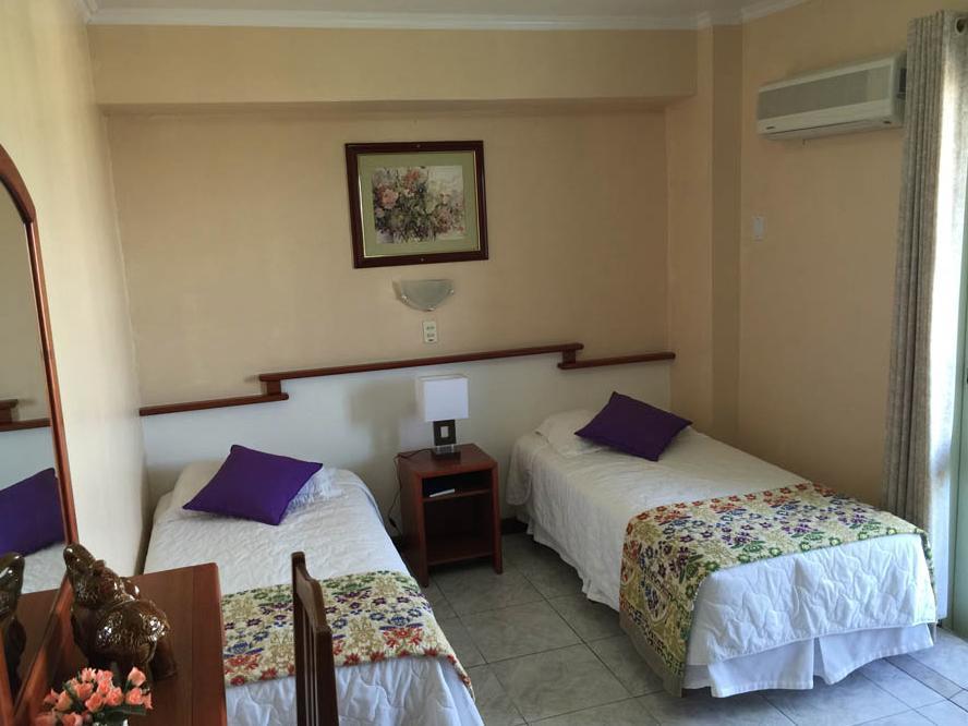 Fares Turis Hotel Uruguaiana Bagian luar foto