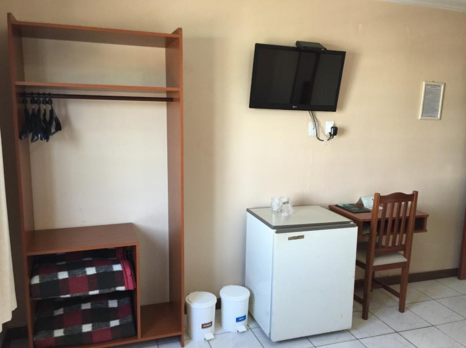 Fares Turis Hotel Uruguaiana Bagian luar foto