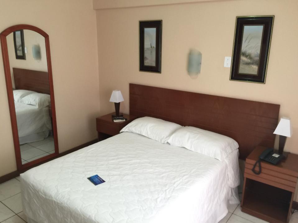 Fares Turis Hotel Uruguaiana Bagian luar foto