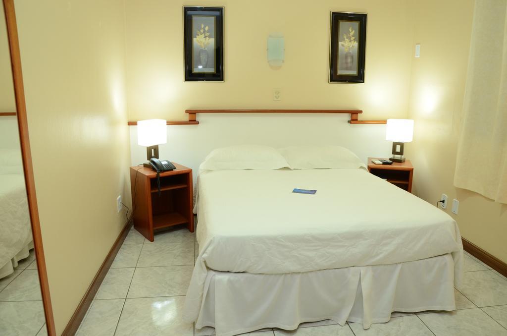 Fares Turis Hotel Uruguaiana Bagian luar foto